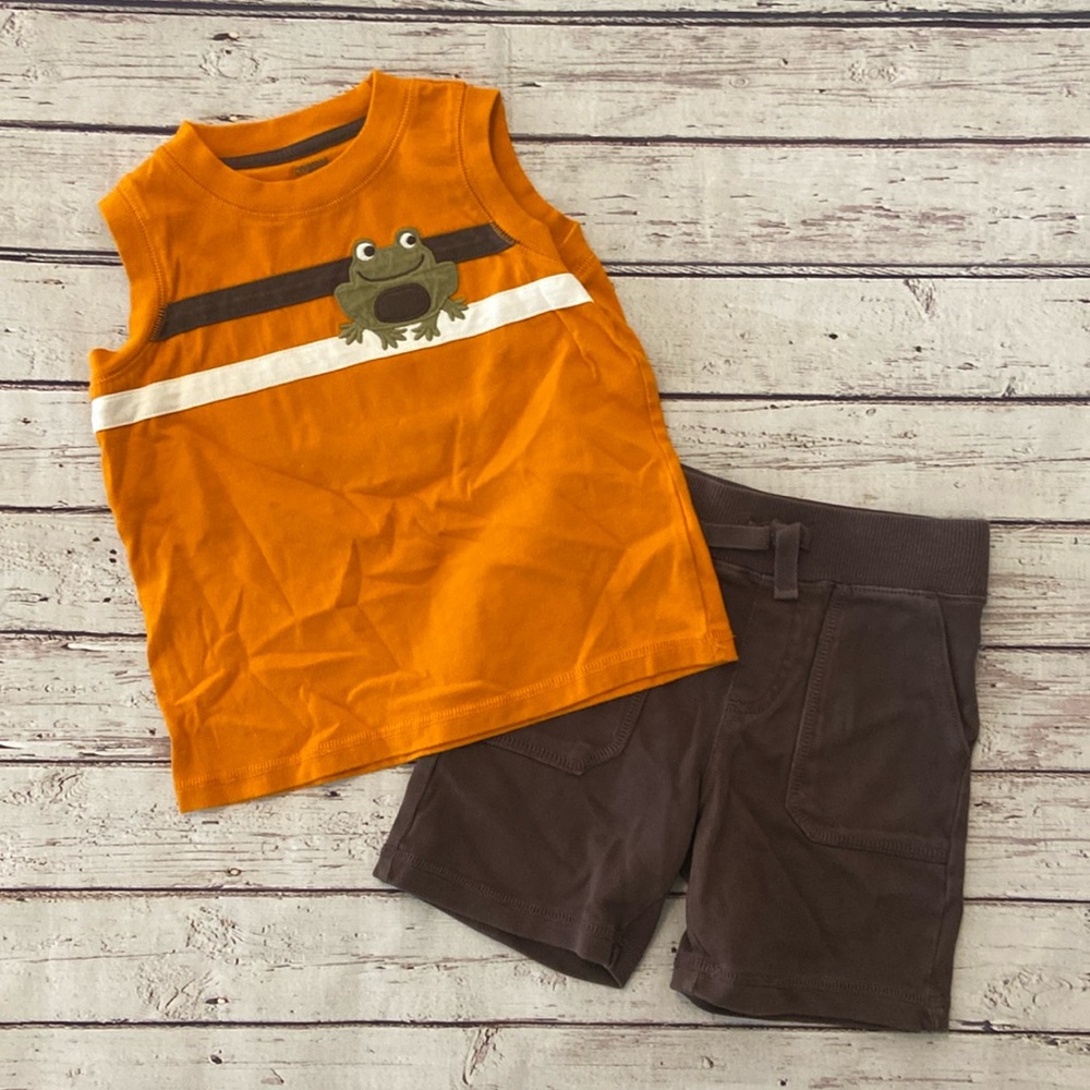 Boys Gymboree short set in size 2T
